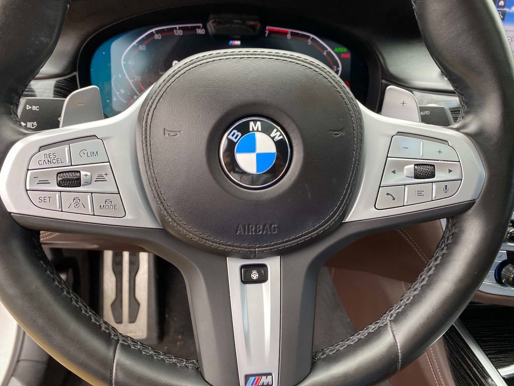 Used 2022 BMW 750i xDrive w/ Executive Package image 17