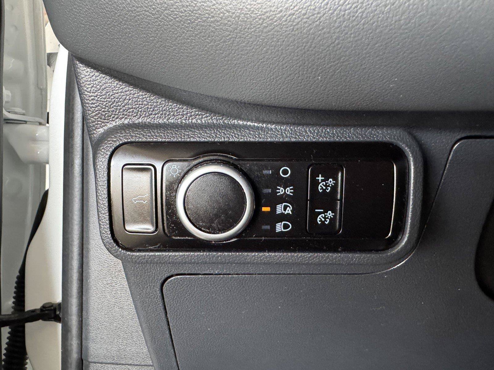 Used 2025 Ford Explorer Active RWD image 24