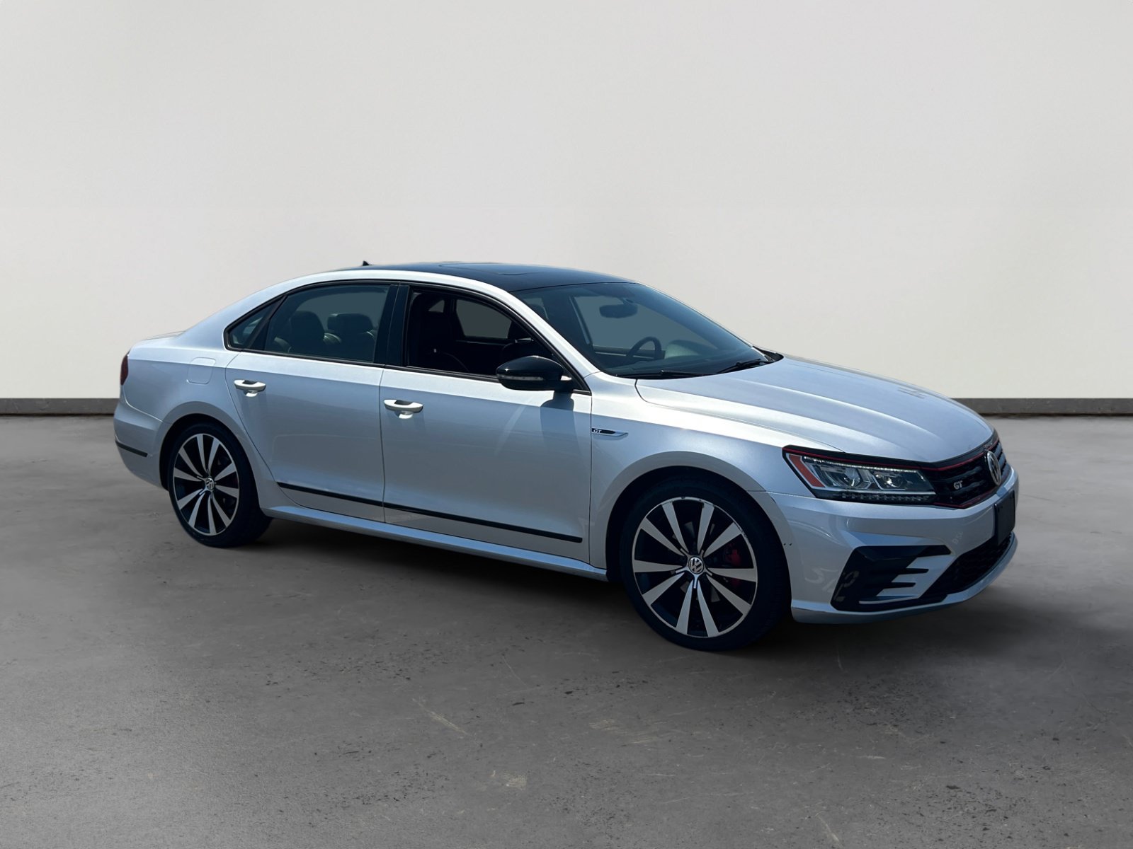 Used 2018 Volkswagen Passat GT FWD image 7