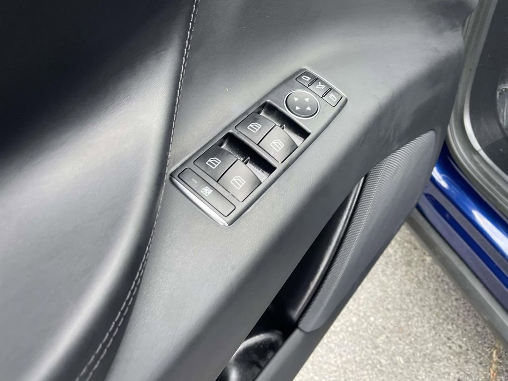 Used 2018 Tesla Model X 75D image 28