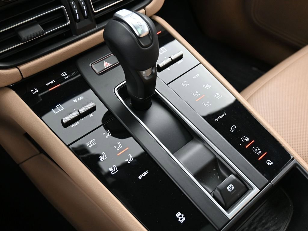 Certified 2022 Porsche Macan image 21