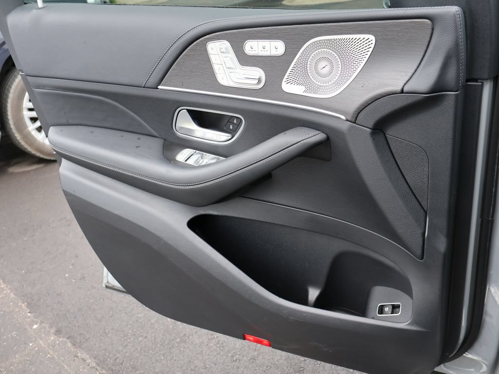 Used 2024 Mercedes-Benz GLS 580 4MATIC image 40