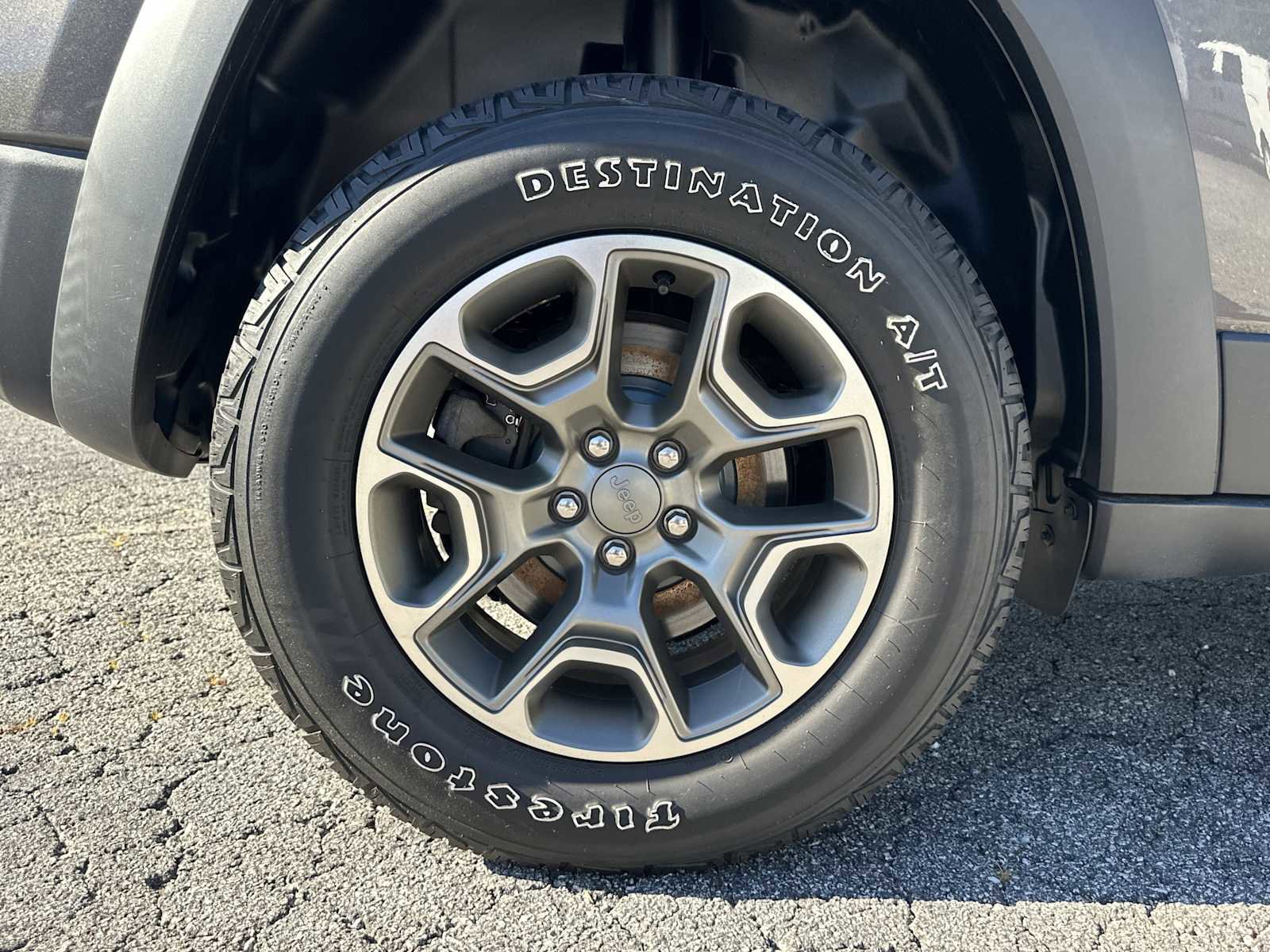 Used 2020 Jeep Cherokee Trailhawk image 17