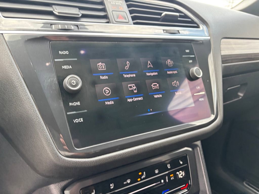 Used 2022 Volkswagen Tiguan SEL R-Line image 21