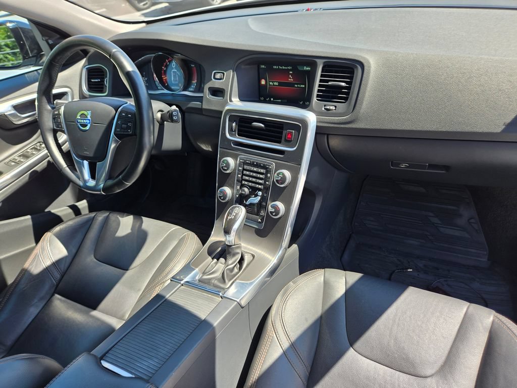 Used 2016 Volvo V60 T5 Cross Country w/ Convenience Package AWD/4WD image 10