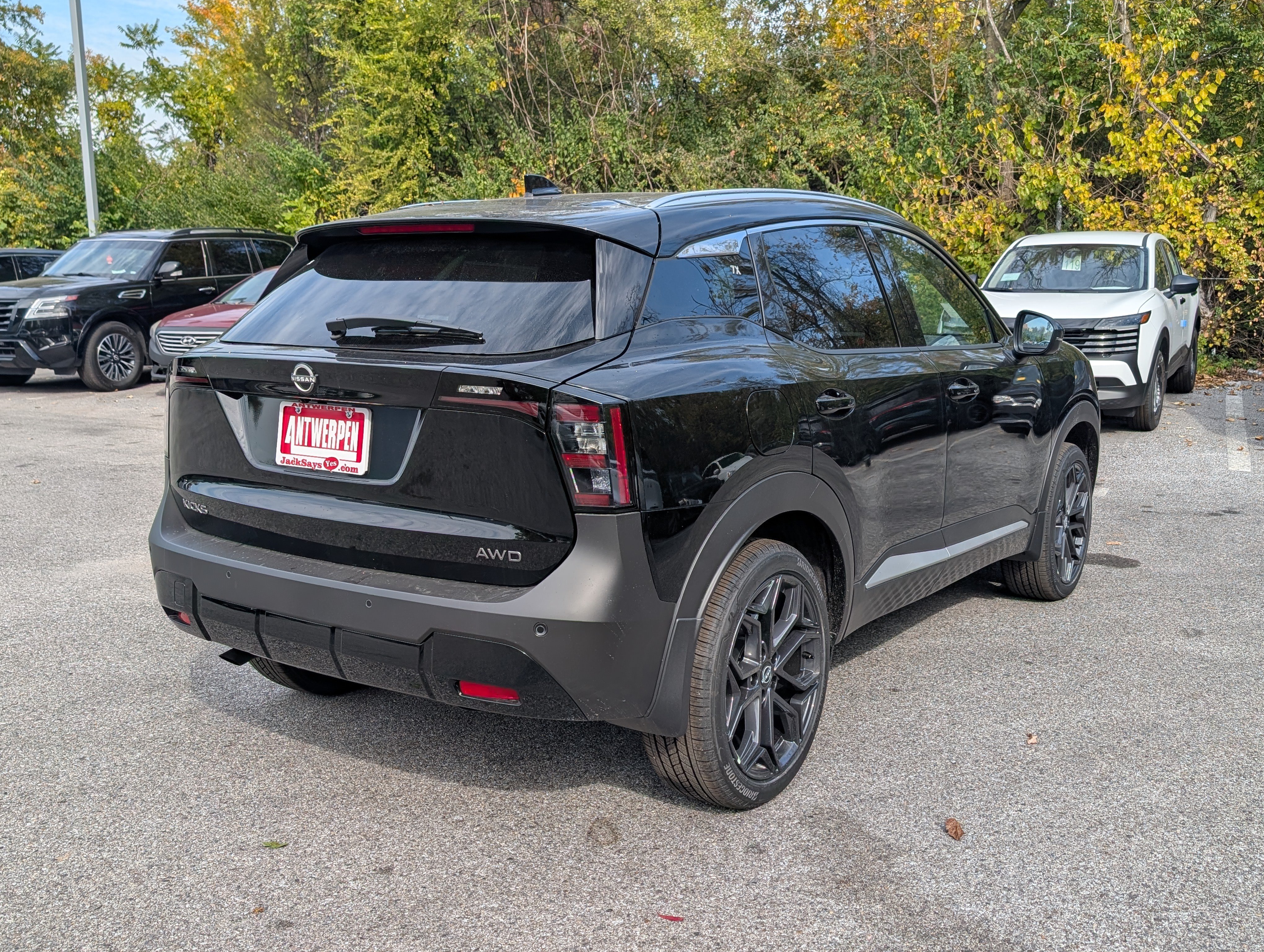New 2027 Nissan Kicks SR AWD/4WD image 3