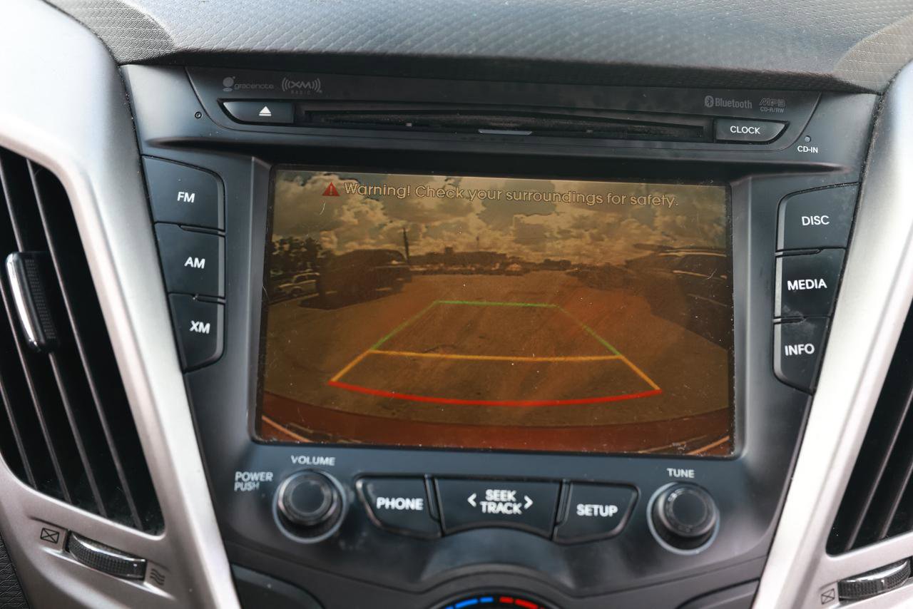 Used 2016 Hyundai Veloster FWD image 30