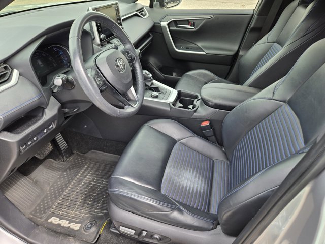 Used 2020 Toyota RAV4 XSE w/ XSE Grade Weather Package AWD/4WD image 15