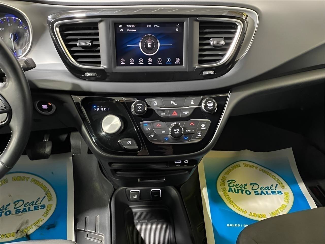 Used 2018 Chrysler Pacifica Touring Plus w/ S Appearance Package FWD image 16