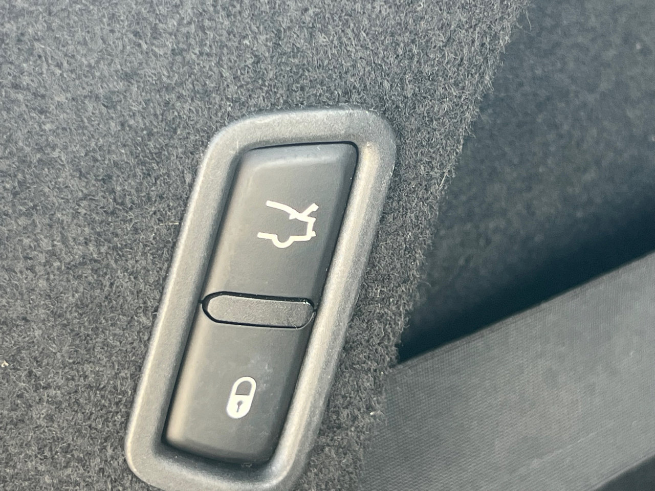 Used 2018 Maserati Levante image 74