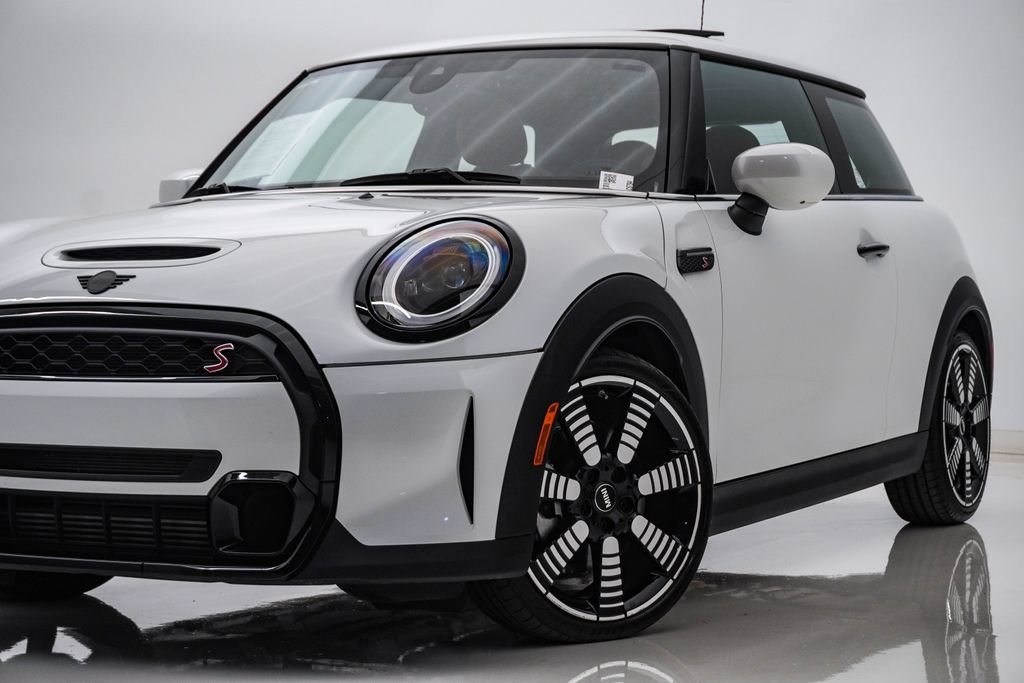 Used 2024 MINI Cooper S FWD image 2