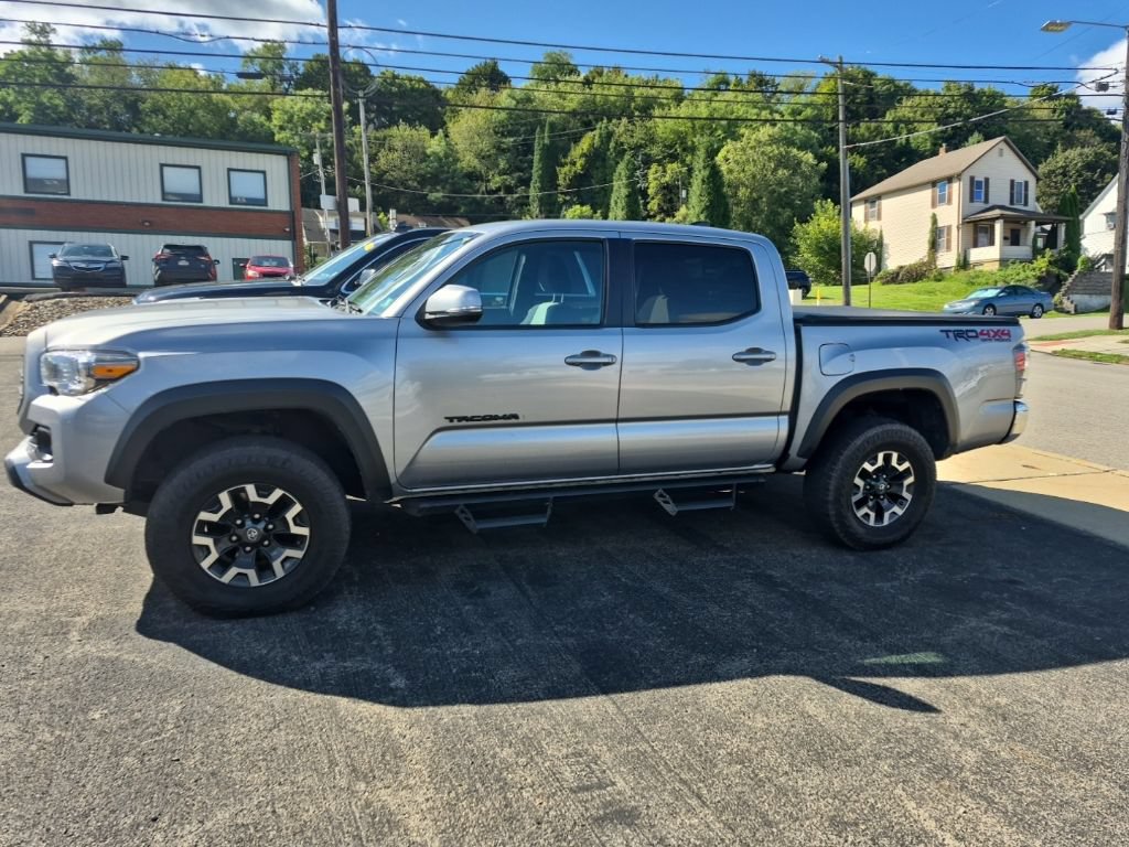 Used 2021 Toyota Tacoma TRD Off-Road AWD/4WD image 4