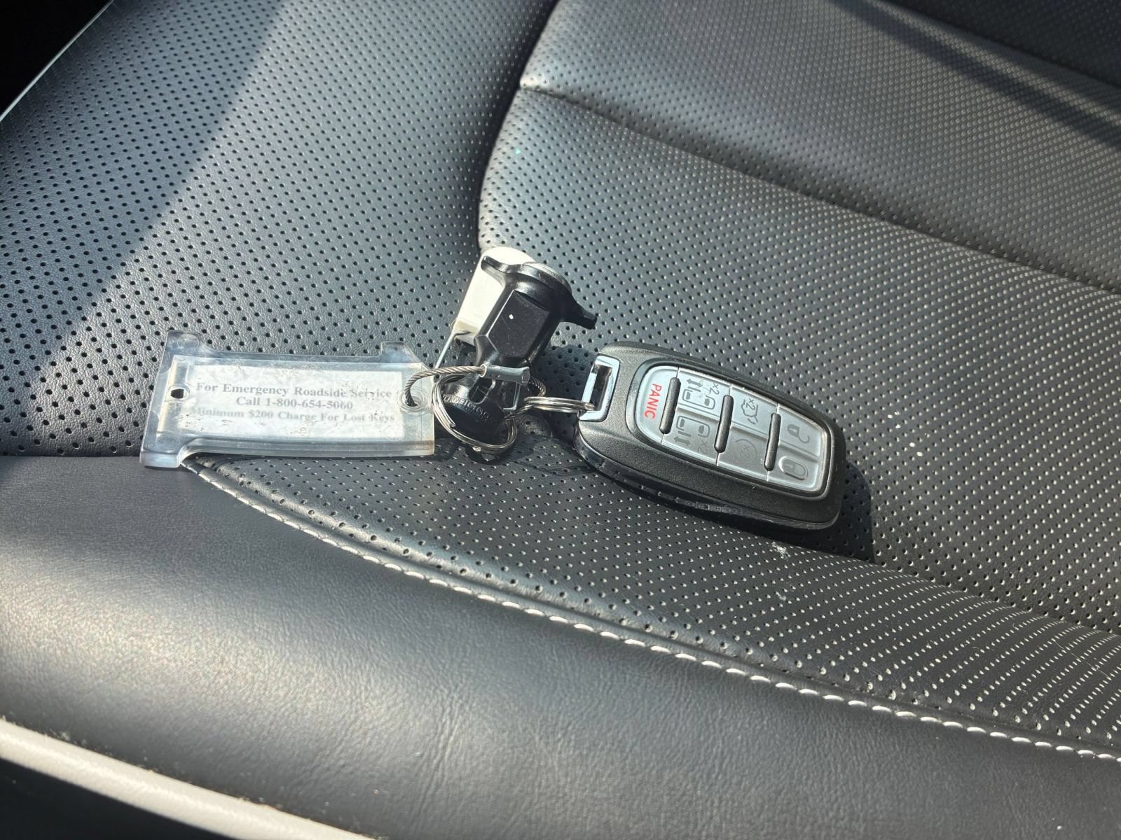 Used 2025 Chrysler Pacifica Limited FWD image 18