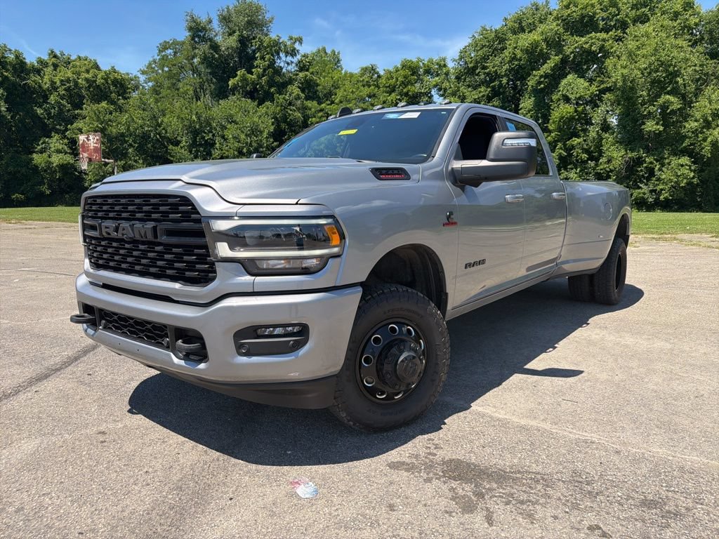Used 2023 RAM 3500 Big Horn w/ Level 2 Equipment Group AWD/4WD image 7