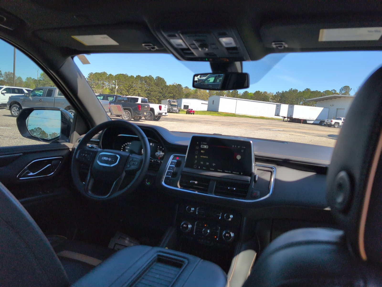 Used 2022 GMC Yukon AT4 image 16