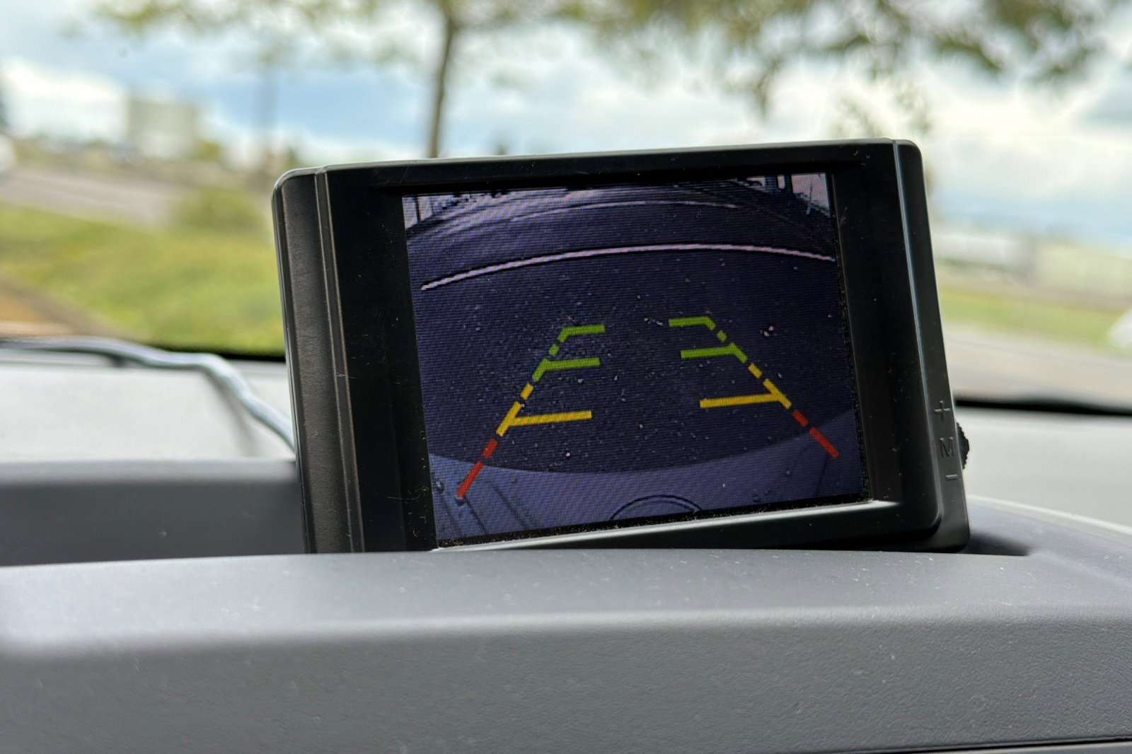 Used 2016 Nissan Frontier SV image 18