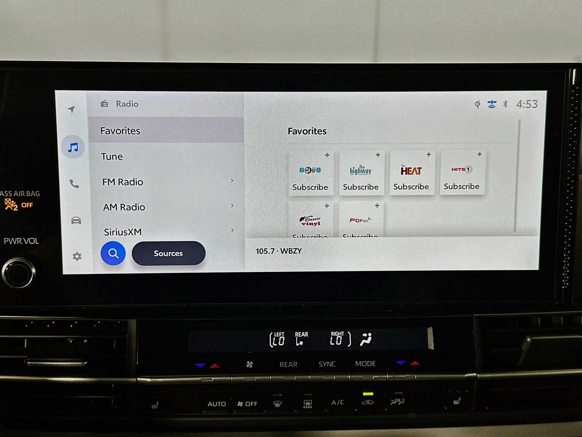 Used 2026 Toyota Sienna XLE FWD image 19