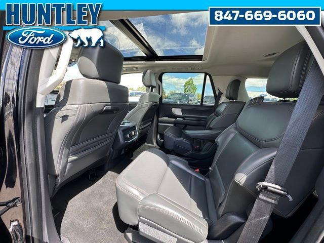 Used 2025 Ford Expedition Active AWD/4WD image 19
