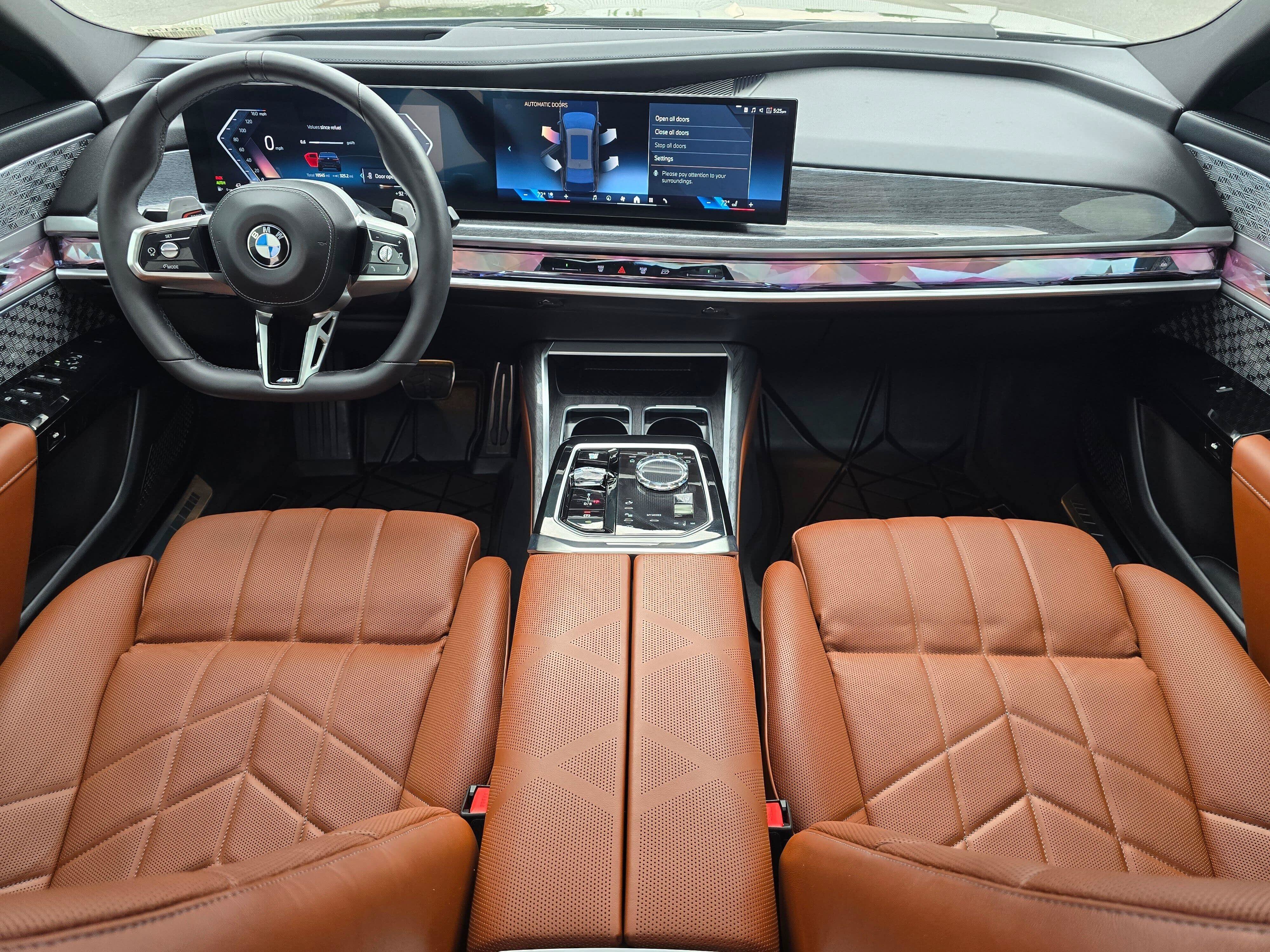 Used 2025 BMW 760i xDrive w/ Executive Package AWD/4WD image 9