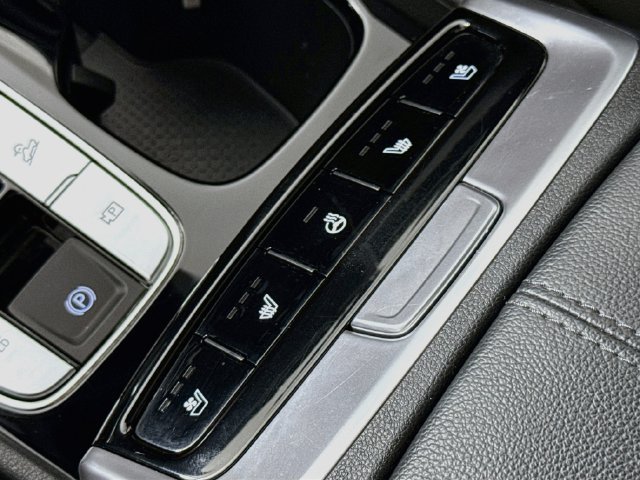 Certified 2022 Hyundai Santa Cruz Limited AWD/4WD image 23