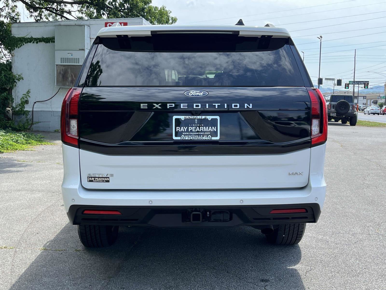 Used 2025 Ford Expedition Max Active RWD image 4