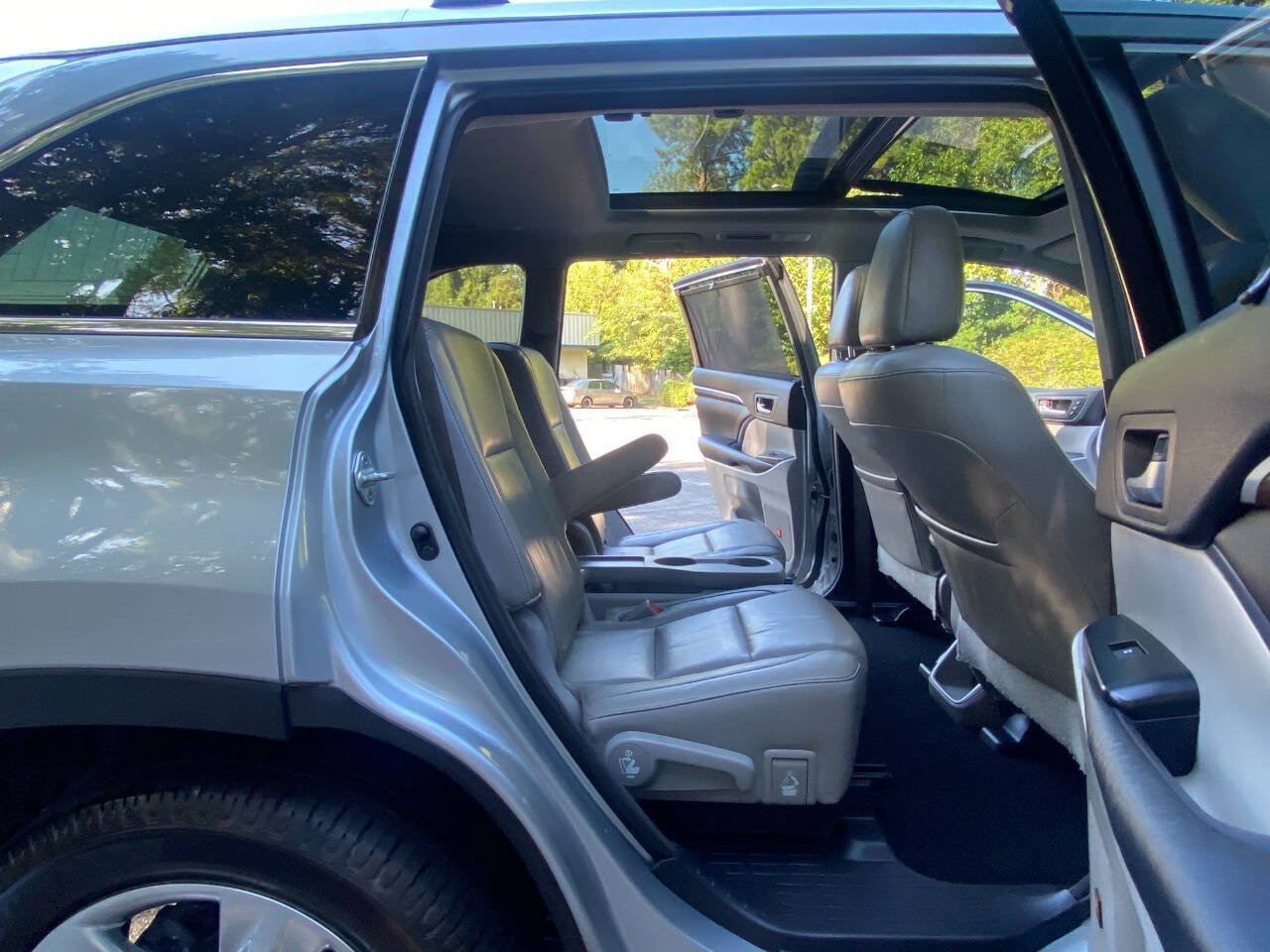 Used 2016 Toyota Highlander Limited Platinum AWD/4WD image 55
