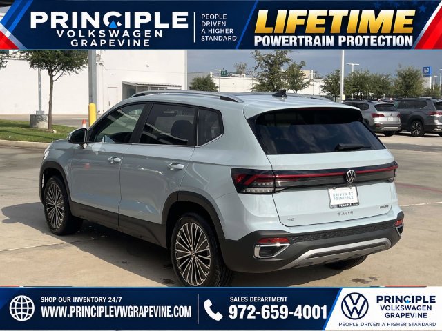 New 2027 Volkswagen Taos SE FWD image 9