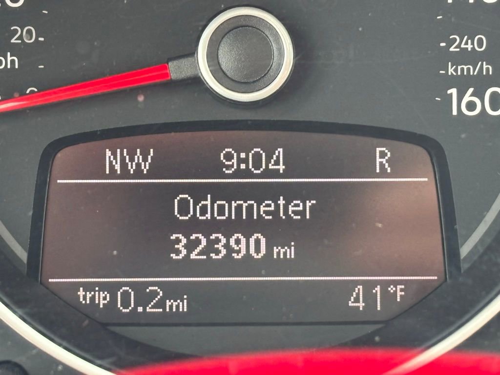 Used 2019 Volkswagen Beetle 2.0T SE image 11