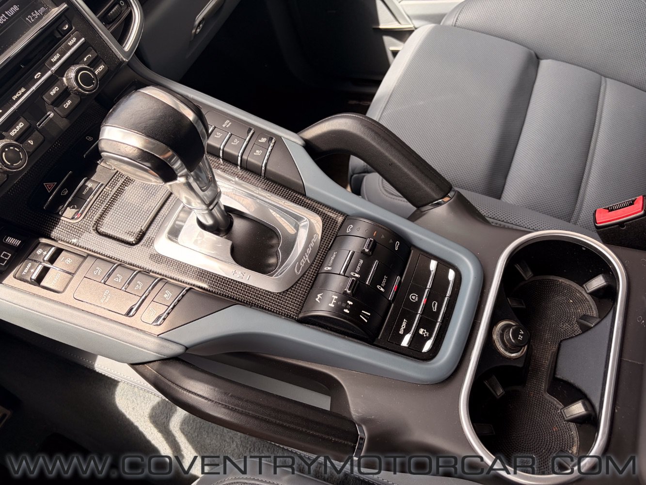 Used 2012 Porsche Cayenne Turbo AWD/4WD image 24