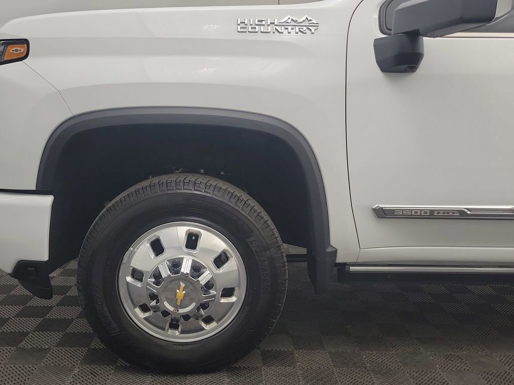 Used 2025 Chevrolet Silverado 3500 High Country w/ High Country Premium Package image 9