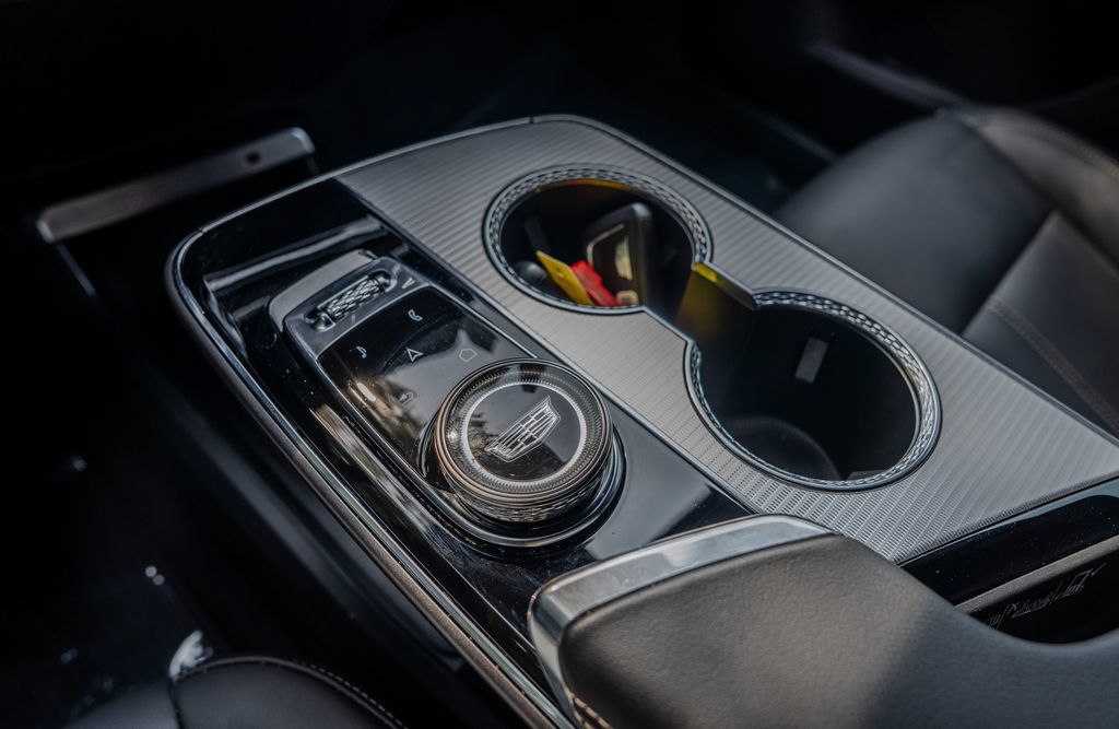 Used 2024 Cadillac Lyriq Tech RWD image 12