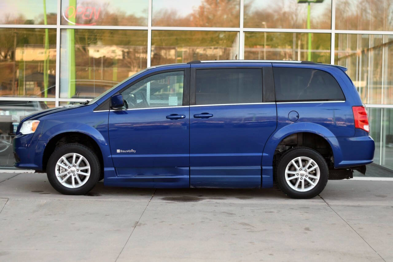 Used 2018 Dodge Grand Caravan SXT image 5