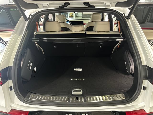Used 2026 Genesis GV70 3.5T Sport Prestige AWD/4WD image 10