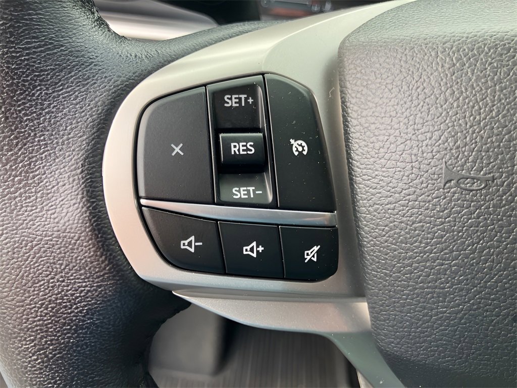 Used 2022 Ford Explorer XLT image 16