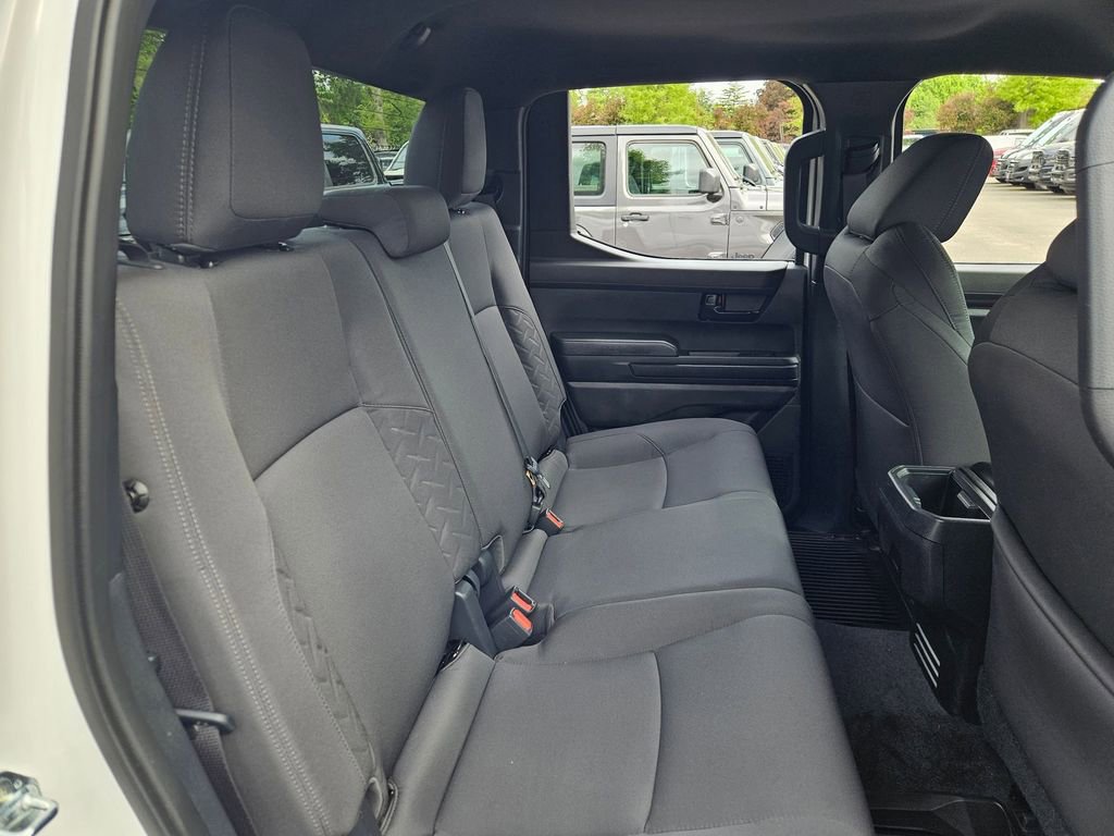 Used 2025 Toyota Tacoma SR5 AWD/4WD image 15