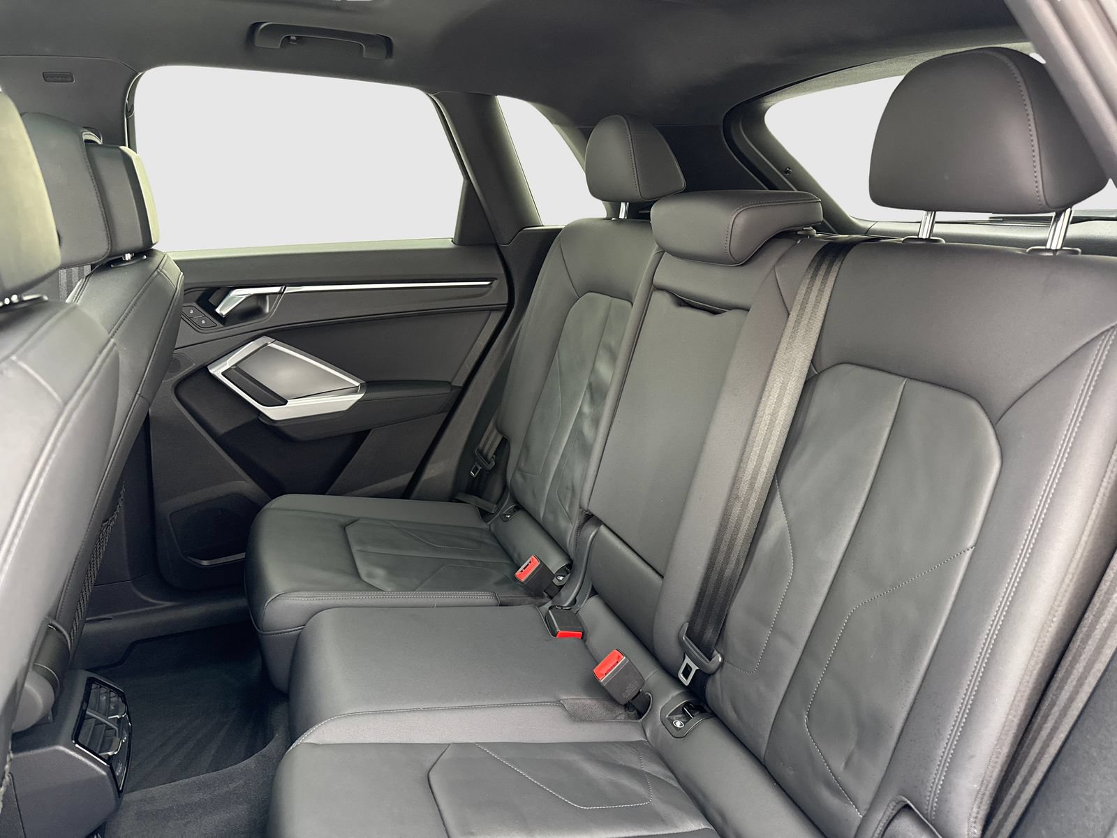Used 2020 Audi Q3 2.0T Premium w/ Convenience Package AWD/4WD image 36