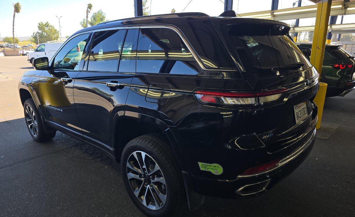 Used 2022 Jeep Grand Cherokee Overland w/ Advanced Protech Group III image 6