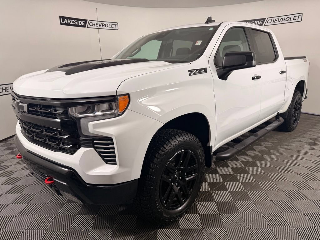 Used 2024 Chevrolet Silverado 1500 LT Trail Boss w/ Protection Package AWD/4WD image 2