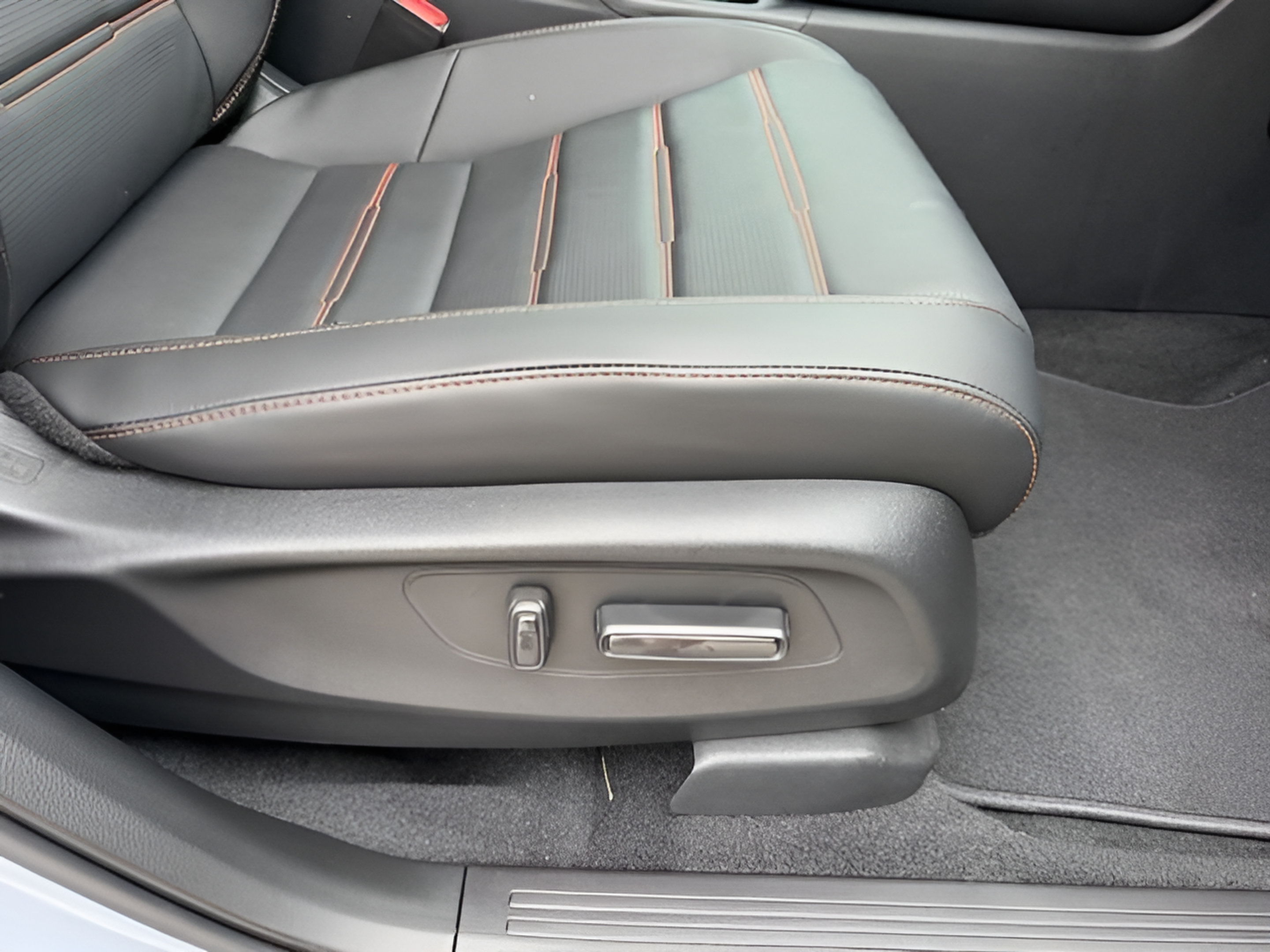 Used 2026 Honda CR-V Sport-L image 32