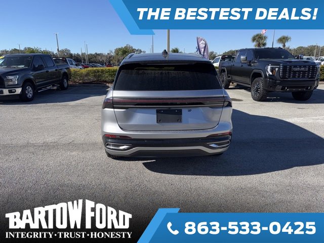 Used 2025 Lincoln Nautilus Reserve image 6