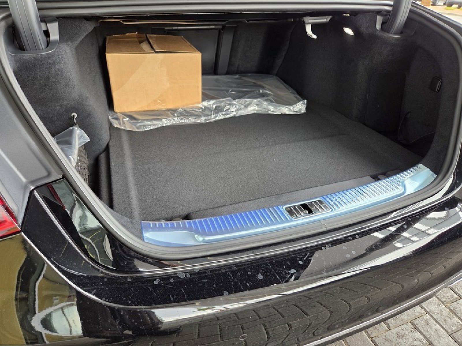 New 2026 Mercedes-Benz S 580e 4MATIC Sedan image 15