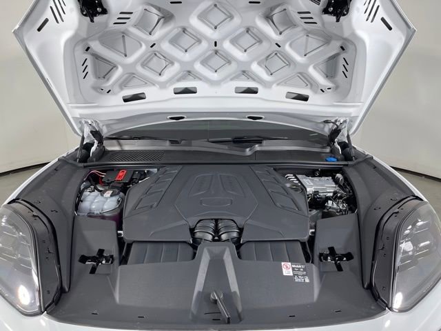 New 2026 Porsche Cayenne GTS image 12