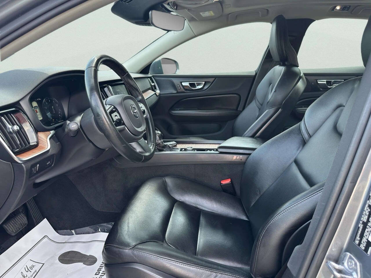 Used 2019 Volvo S60 T6 Momentum w/ Multimedia Package AWD/4WD image 9