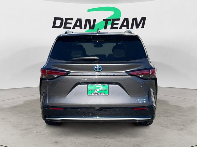 Used 2023 Toyota Sienna Limited FWD image 7
