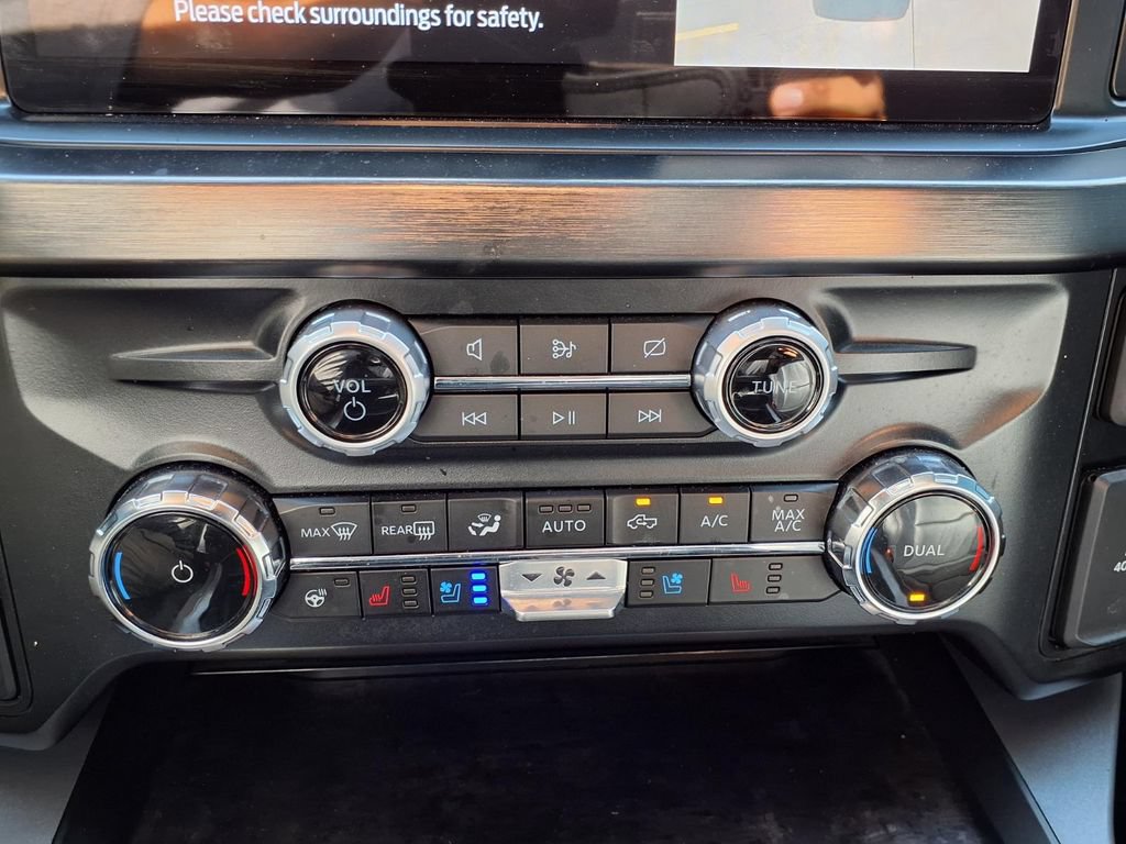 Used 2024 Ford F250 Lariat w/ Sport Appearance Package AWD/4WD image 13