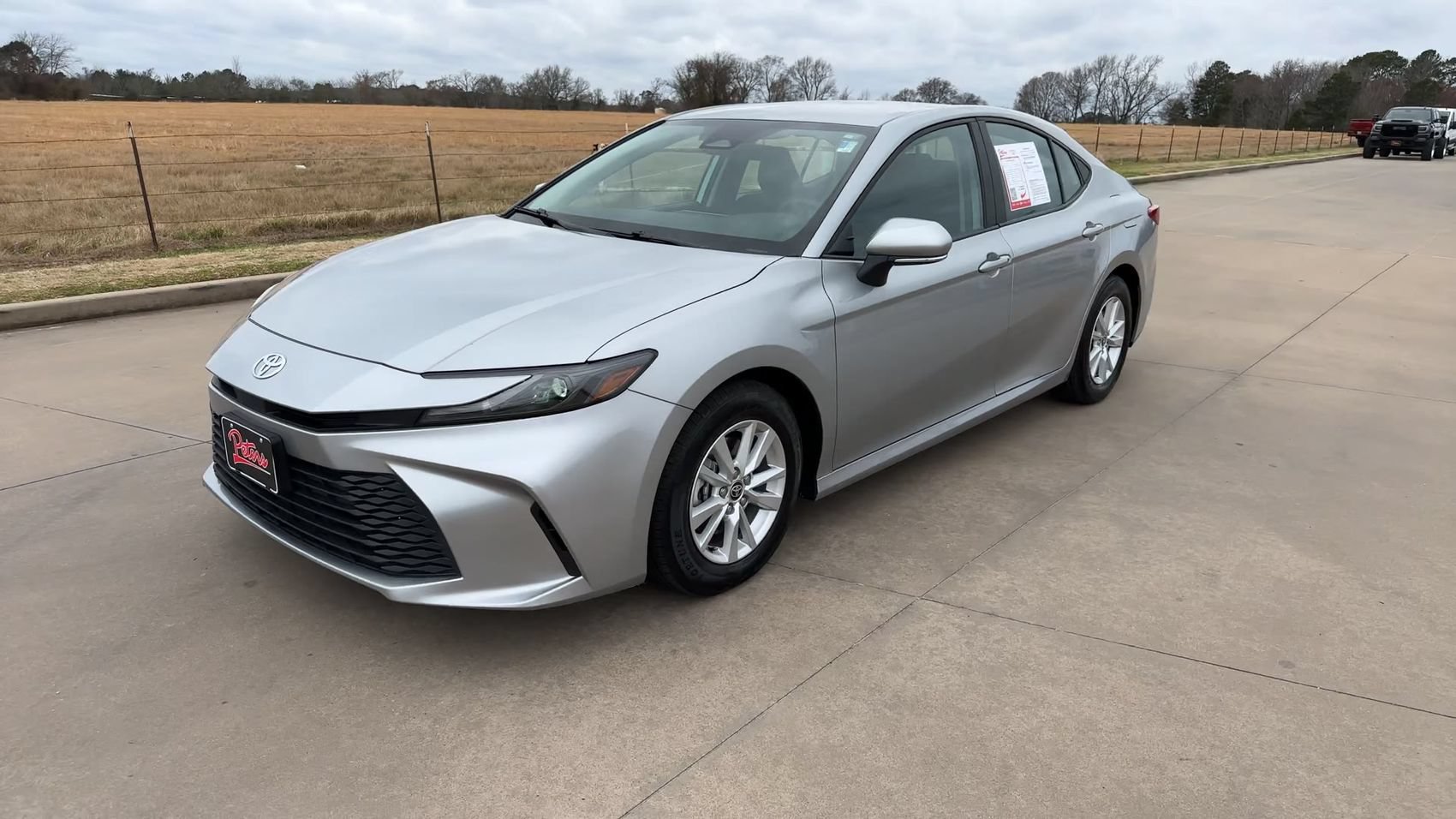 Used 2025 Toyota Camry LE FWD image 5