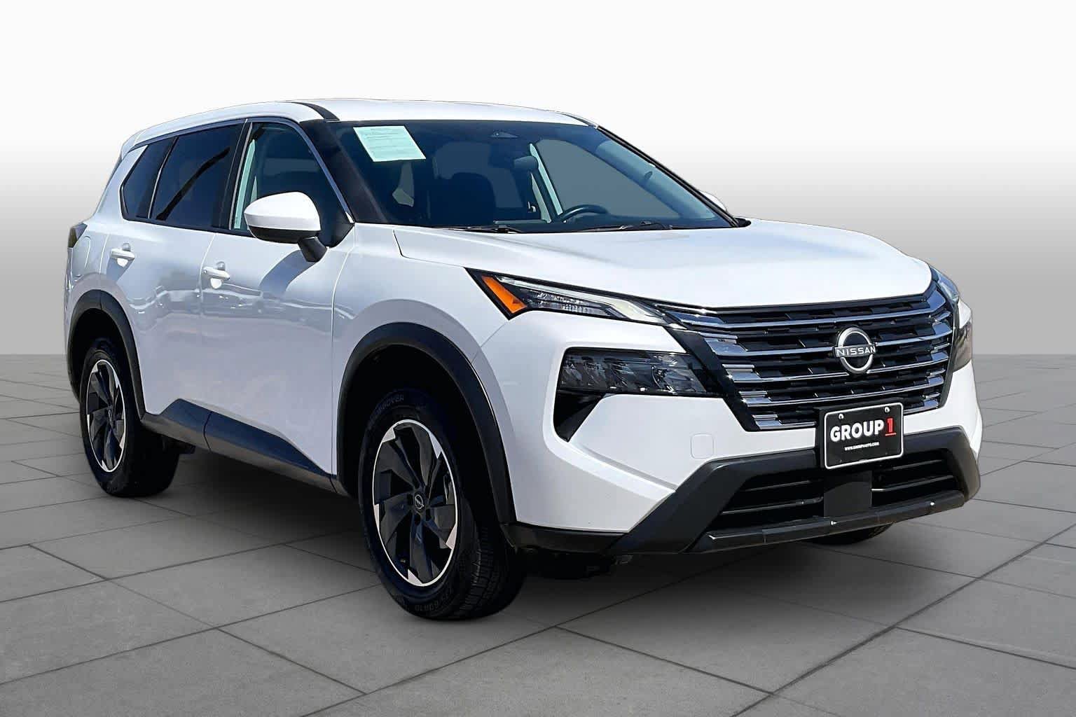 Used 2025 Nissan Rogue SV FWD image 3