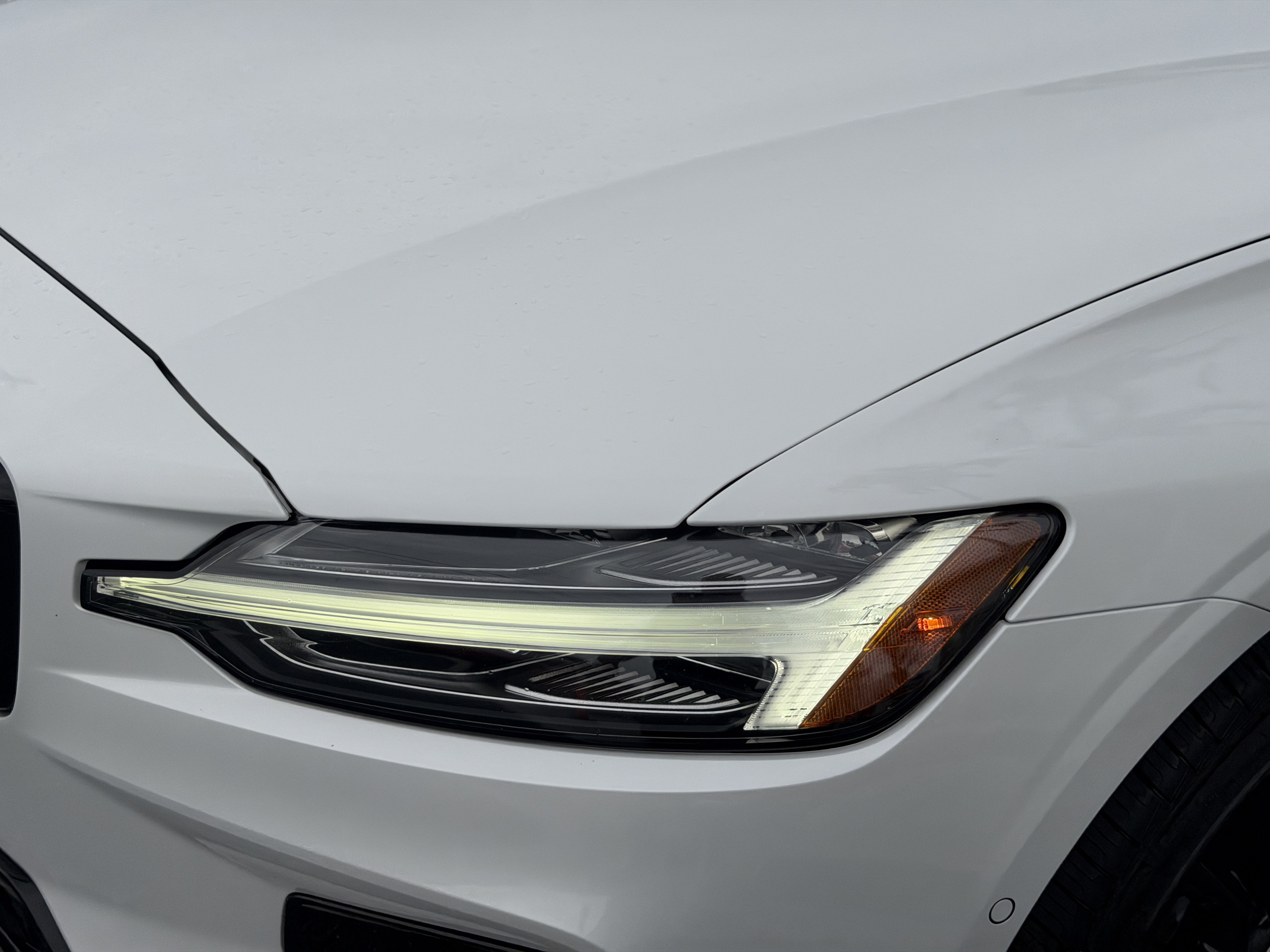 Certified 2024 Volvo S60 B5 Plus w/ Protection Package Premier FWD image 8
