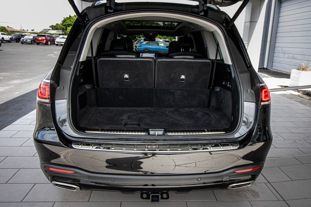 Used 2023 Mercedes-Benz GLS 580 4MATIC image 17