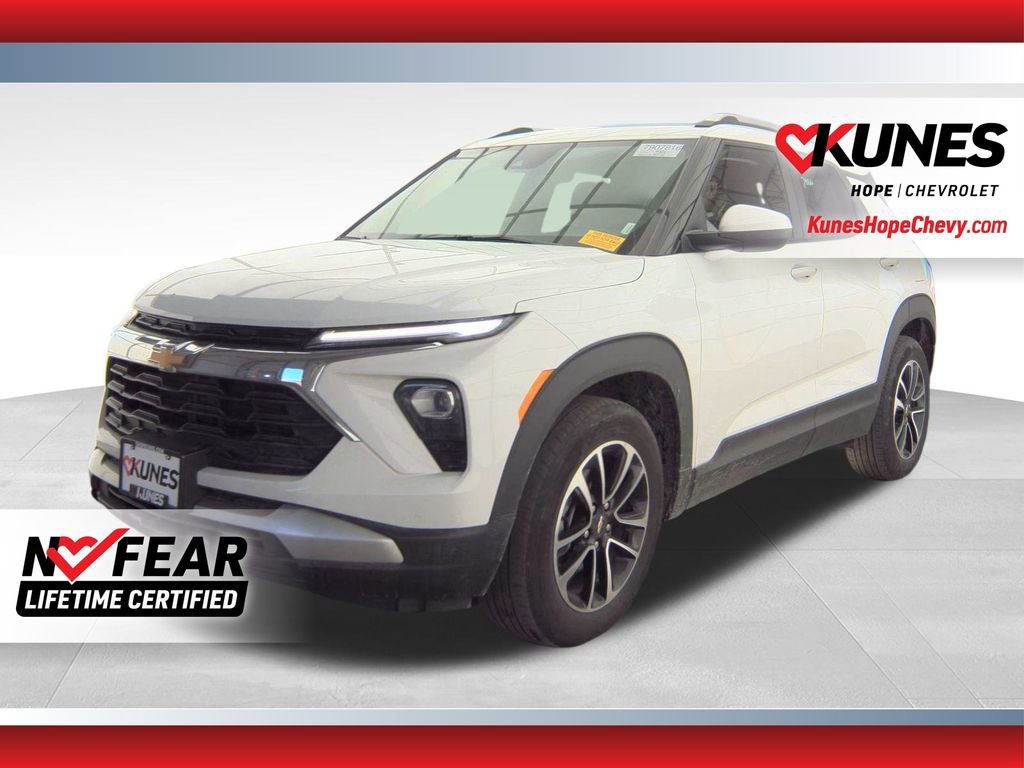 Used 2025 Chevrolet TrailBlazer LT image 1